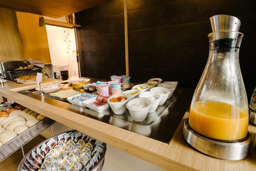Atypik Hotel Clichy Kültér fotó